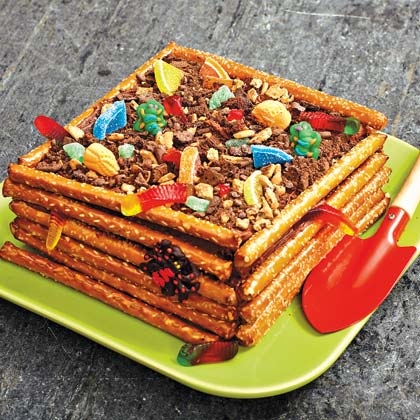 compost-cake-recipe-photo-420-FF0411PARTY_A06